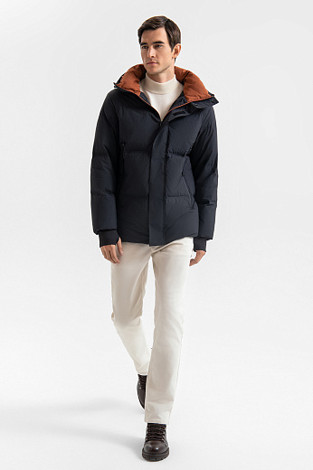 Пуховик с водоотталкивающей обработкой и внутренними подтяжками